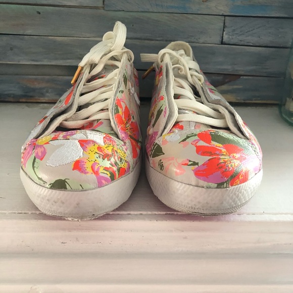 CONVERSE-X-PATBO-FLORAL-CHUCK-TAYLORs sz: 6.5 - Picture 4 of 11